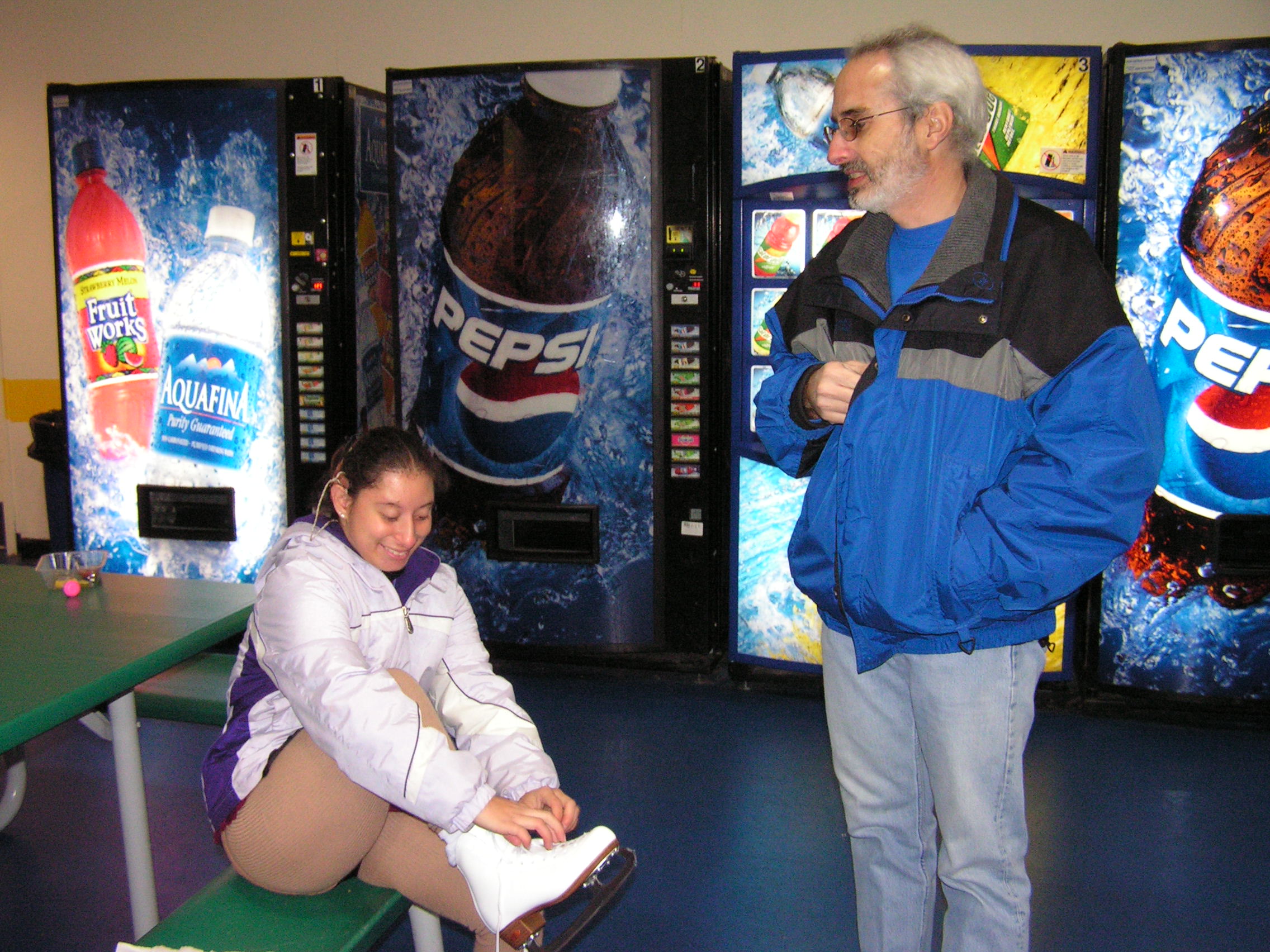 ./2005/Monica Ice Skating/Monica ice sk 11-19 0015.JPG